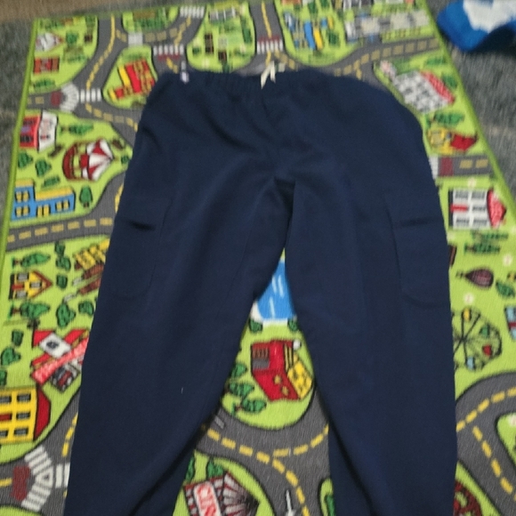 Figs Scrub Set - Picture 5 of 7